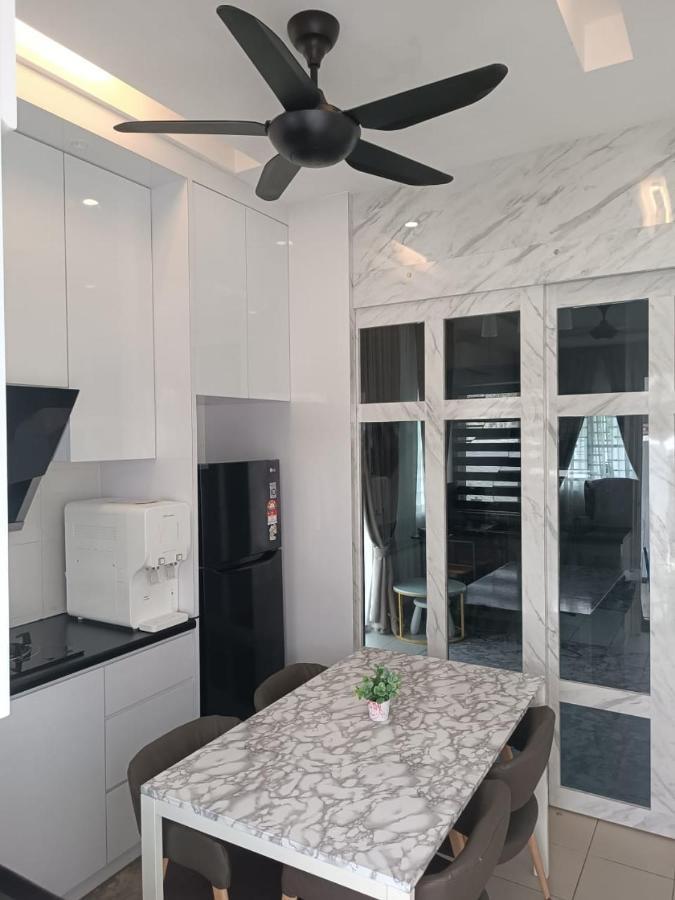 In Homestay Corner Batu Pahat Exterior photo